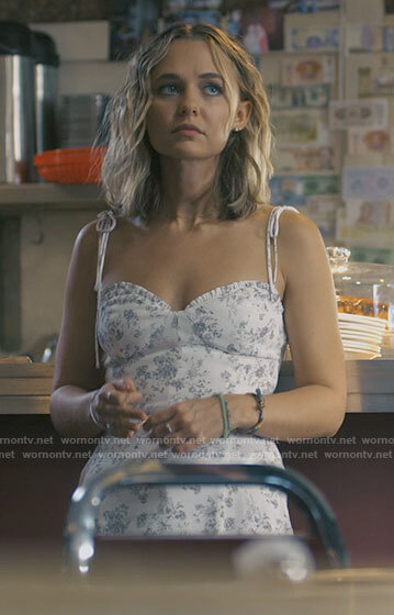 Lennon/Alison's white floral dress on I Know What You Did Last Summer