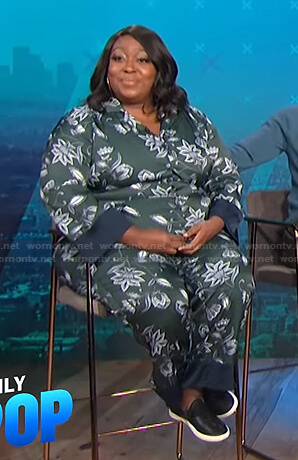 Loni’s green floral jumpsuit on E! News Daily Pop