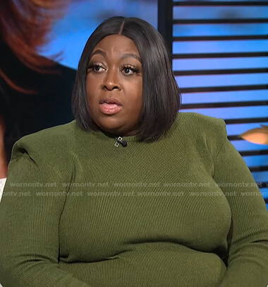 Loni’s green ribbed sweater dress on E! News Daily Pop