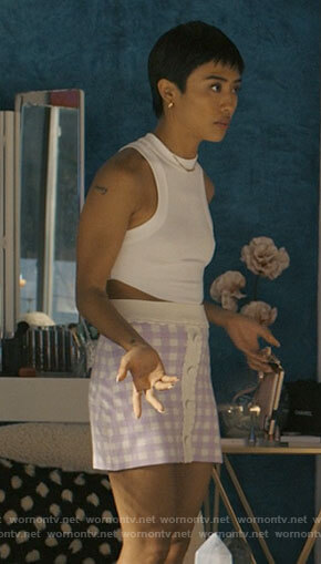 Margot's purple checked skirt and white crop top on I Know What You Did Last Summer