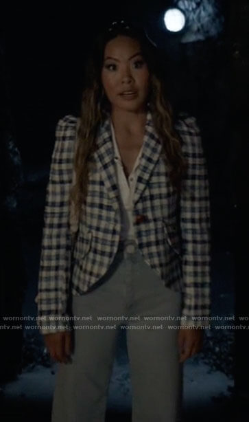 Mary’s blue checked blazer on Batwoman