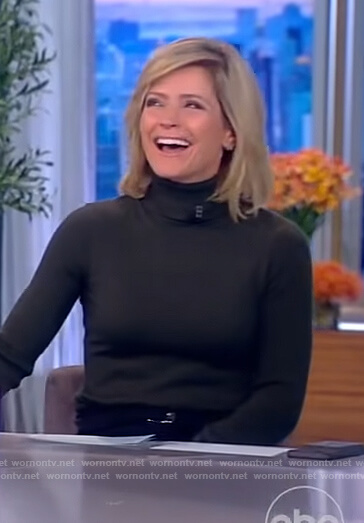 Sara’s green turtleneck sweater on The View