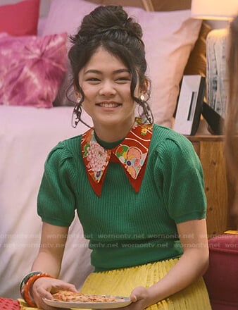 Claudia's green puff sleeve top on The Baby-Sitters Club