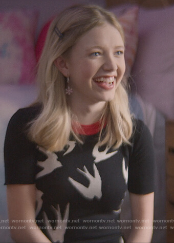 Stacey’s black sparrow print dress on The Baby-Sitters Club