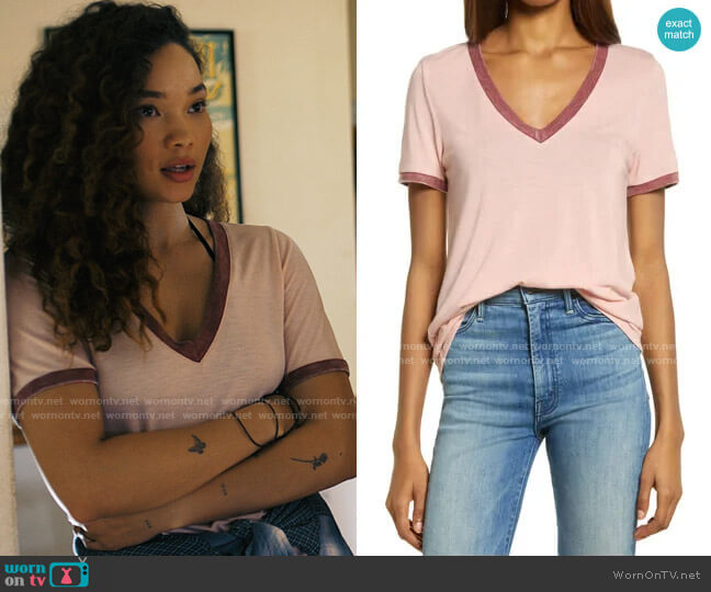 Riley’s pink t-shirt on I Know What You Did Last Summer