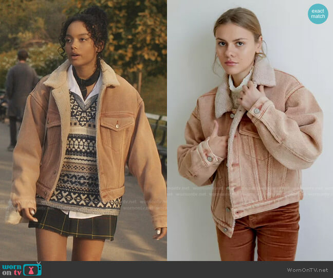 River Fleece-Lined Denim Jacket by BDG worn by Zoya Lott (Whitney Peak) on Gossip Girl