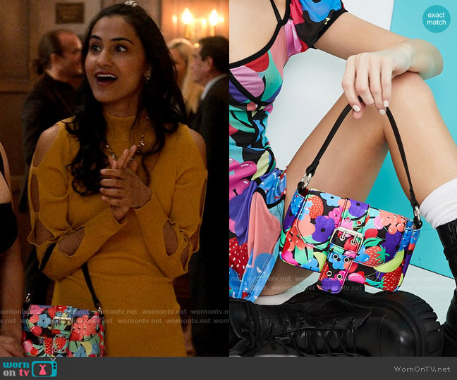 Current Mood Squeeze The Day Fruit Print Handbag worn by Bela Malhotra (Amrit Kaur) on The Sex Lives of College Girls