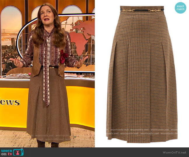 Pleated checked linen midi skirt by Gucci worn by Drew Barrymore on The Drew Barrymore Show