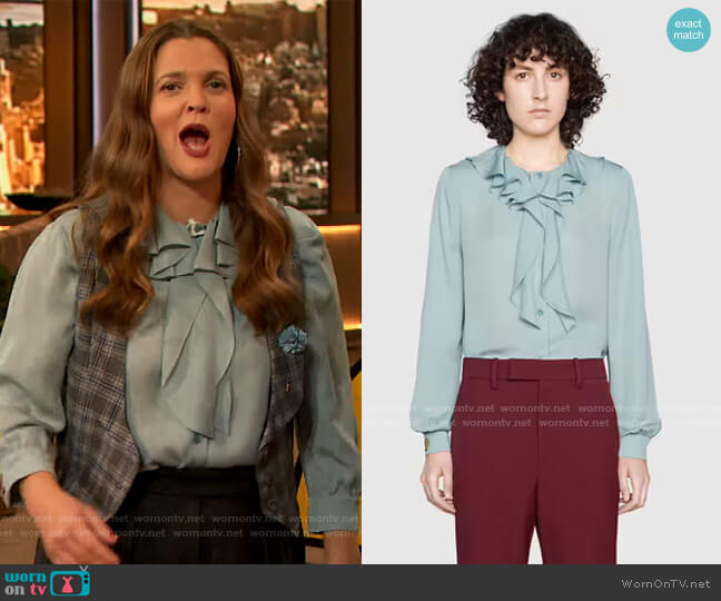 Re-edition silk shirt with bee by Gucci worn by Drew Barrymore on The Drew Barrymore Show