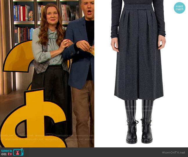 Gallura Pleated Culotte Pants by Max Mara worn by Drew Barrymore on The Drew Barrymore Show