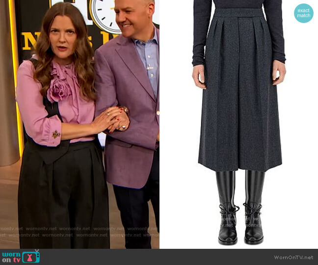 Gallura Pleated Culotte Pants by Max Mara worn by Drew Barrymore on The Drew Barrymore Show