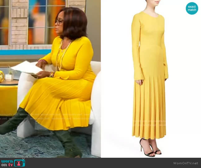 Moschino  Long Sleeve Ribbed Knit Midi Dress worn by Gayle King on CBS Mornings