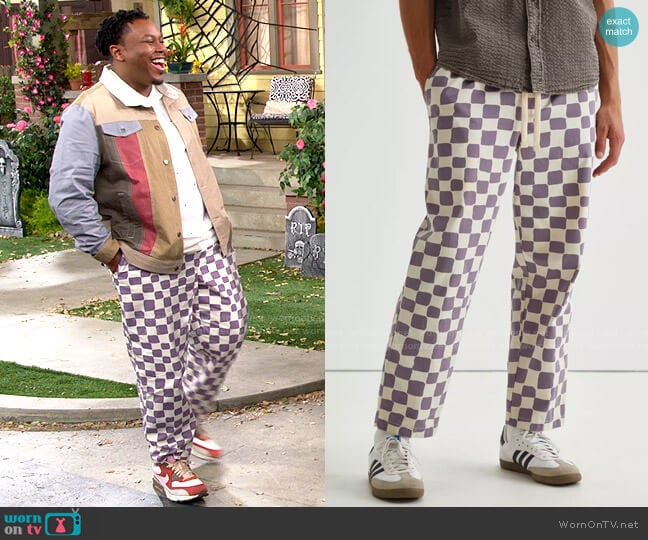 UO Printed Checkerboard Beach Pant worn by Marty (Marcel Spears) on The Neighborhood