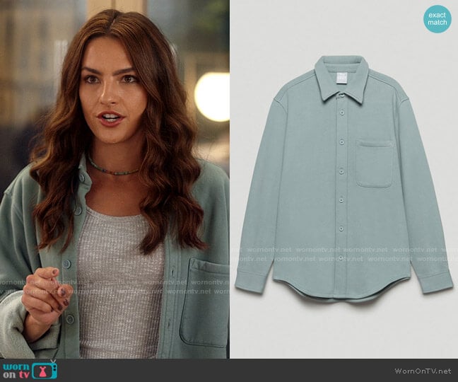 Aritzia TNA Cozy Fleece Mega Shirt Jacket worn by Allegra Garcia (Kayla Compton) on The Flash