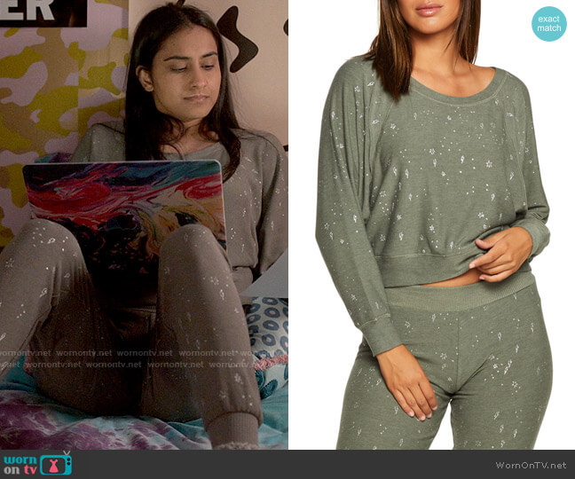 Chaser Cozy Long Sleeve Cropped Sweatshirt worn by Bela Malhotra (Amrit Kaur) on The Sex Lives of College Girls