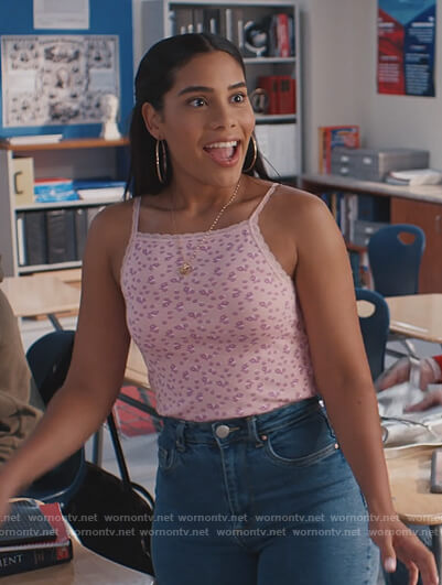 Daisy's pink floral cami on Saved By The Bell