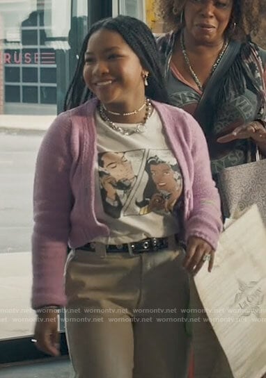 Delilah's comic graphic tee on The Equalizer