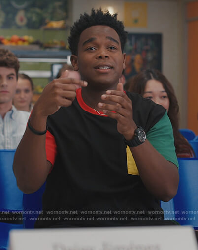 Devante's black colorblock tee on Saved By The Bell