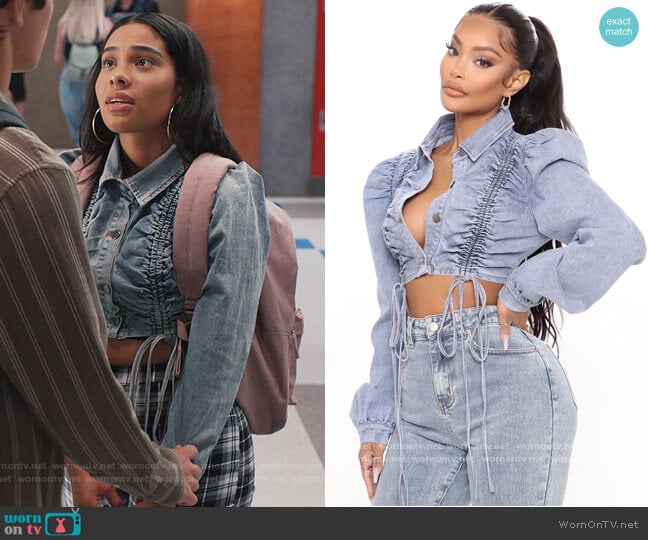 Bust A Move Ruched Denim Jacket by Fashion Nova worn by Daisy (Haskiri Velazquez) on Saved By The Bell