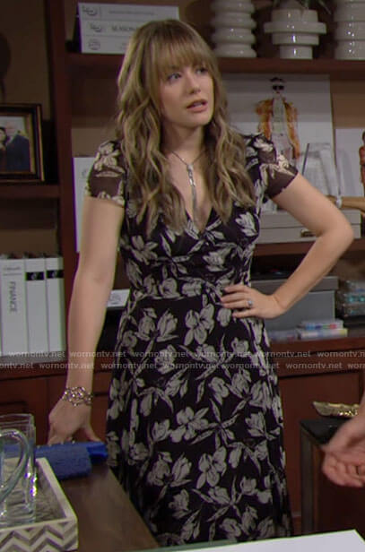 Hope's floral short sleeve dress on The Bold and the Beautiful
