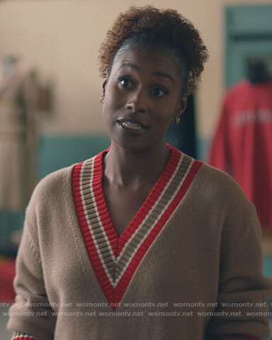 Issa's brown contrast v-neck sweater on Insecure