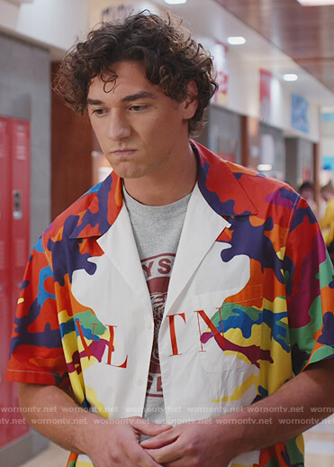 Jamie’s VLTN camo print shirt on Saved By The Bell