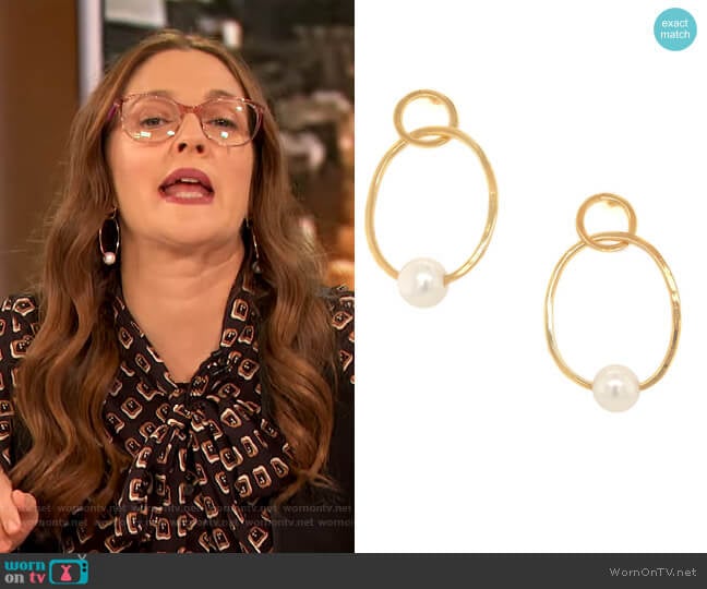 Open Pearl Earrings by Jennifer Miller worn by Drew Barrymore on The Drew Barrymore Show