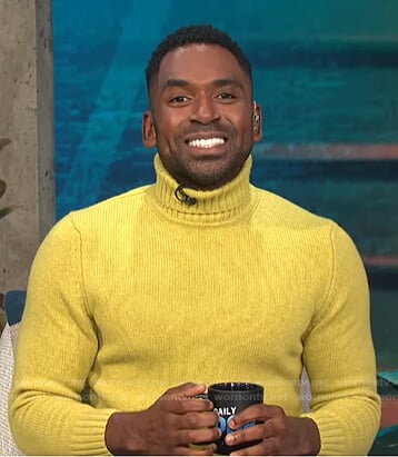 WornOnTV: Justin's yellow turtleneck sweater on E! News Daily Pop