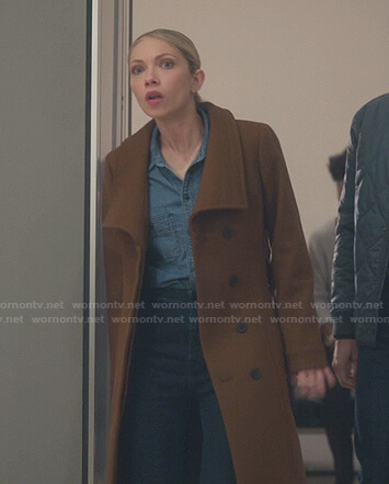 Kate's blue chambray button down shirt and brown coat on Gossip Girl