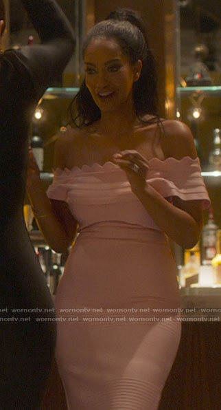 Kelly's pink scalloped off-shoulder dress on Supergirl