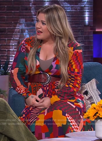 Kelly’s patchwork print dress on The Kelly Clarkson Show