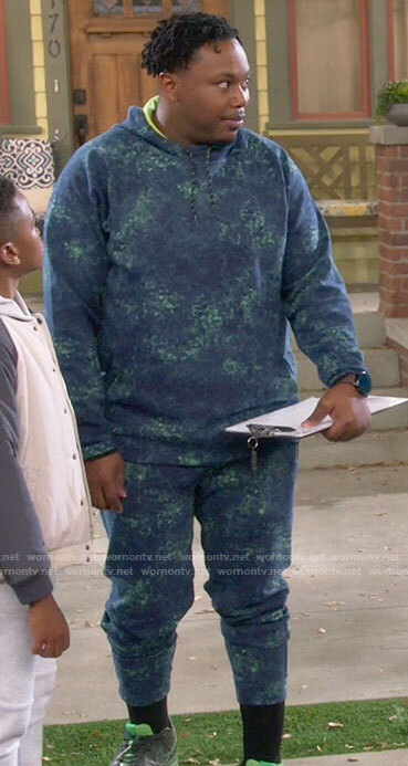 Marty’s blue and green printed hoodie and pants set on The Neighborhood
