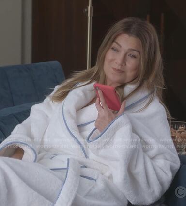 Meredith's white robe with blue piping on Greys Anatomy