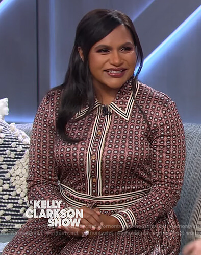 Mindy Kaling's geometric satin shirtdress on The Kelly Clarkson Show