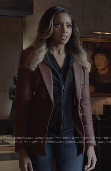 Sophie's brown leather blazer on Batwoman