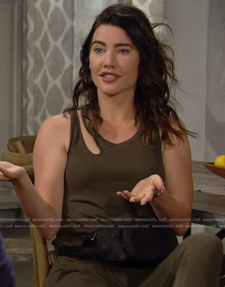 Steffy's hiking outfit on The Bold and the Beautiful