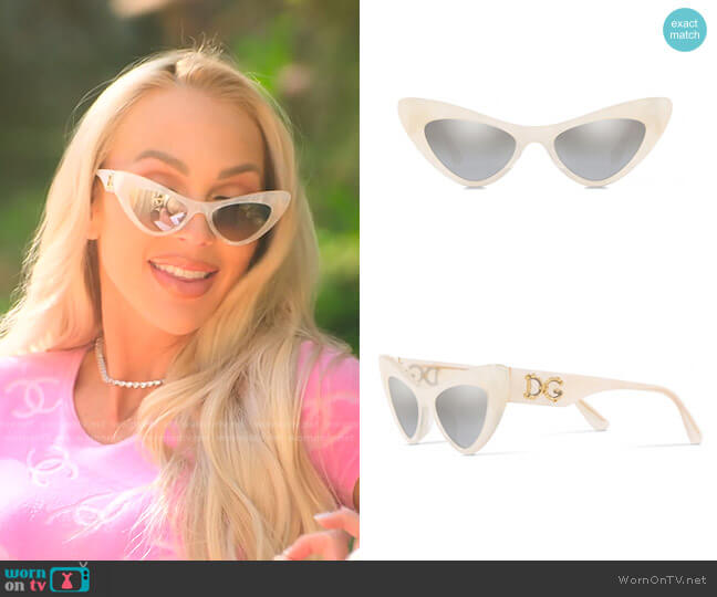 Devotion Sunglasses by Dolce & Gabbana worn by Christine Quinn  on Selling Sunset