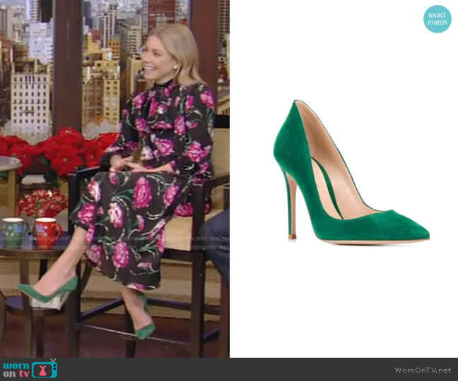 Ellipsis Pointed Pumps by Gianvito Rossi worn by Kelly Ripa  on Live with Kelly & Ryan