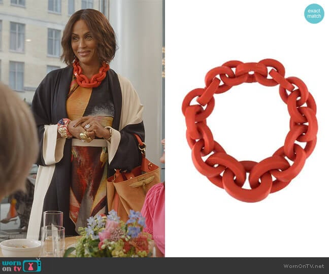 Oversized Cable Chain Necklace by Monies worn by Lisa Todd Wexley (Nicole Ari Parker) on And Just Like That