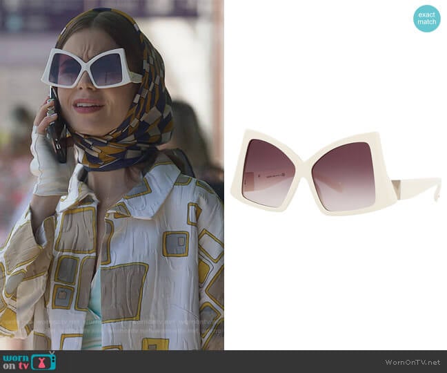4091 Sunglasses by Valentino worn by Emily Cooper (Lily Collins) on Emily in Paris
