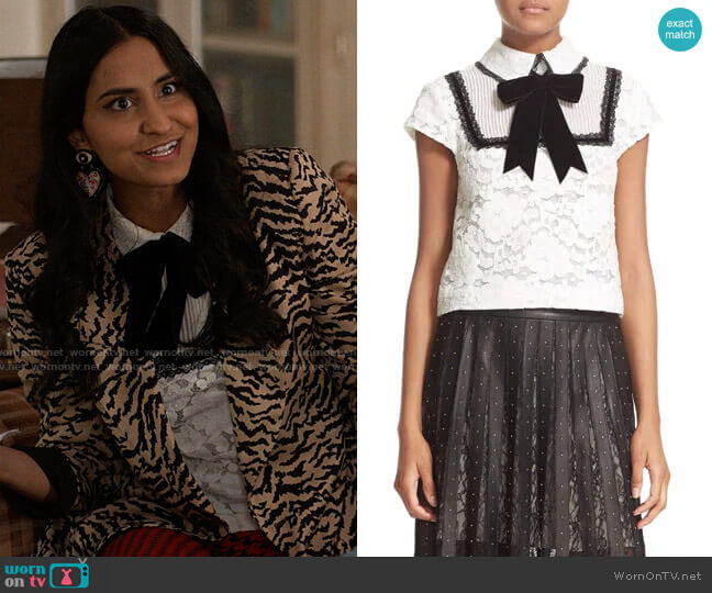 Alice + Olivia Vanette Top worn by Bela Malhotra (Amrit Kaur) on The Sex Lives of College Girls
