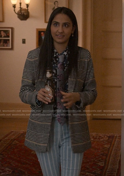 Bela's plaid blazer and star print shirt on The Sex Lives of College Girls