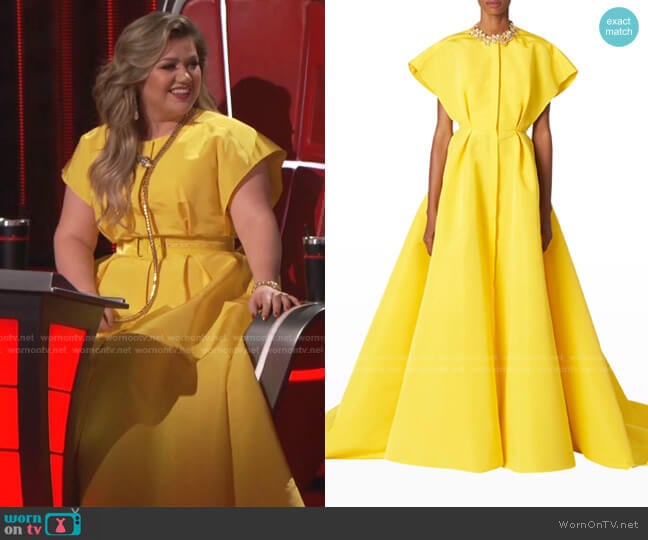 Strong-Shoulder Kimono-Sleeve Silk Gown by Carolina Herrera worn by Kelly Clarkson on The Voice