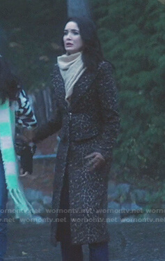 Bess's leopard coat on Nancy Drew