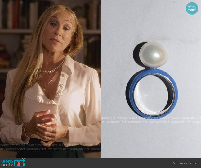 Enamel Baroque Pearl Ring by Fry Powers worn by Carrie Bradshaw (Sarah Jessica Parker) on And Just Like That