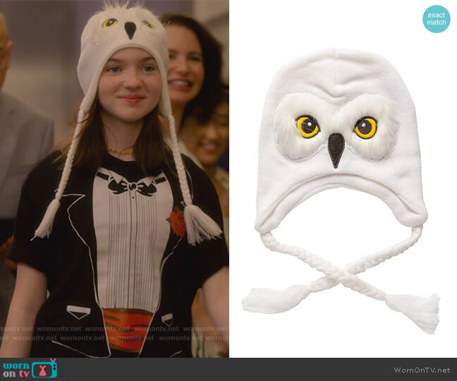 Hedwig Face Laplander Beanie by Harry Potter worn by Rose / Rock Goldenblatt (Alexa Swinton) on And Just Like That