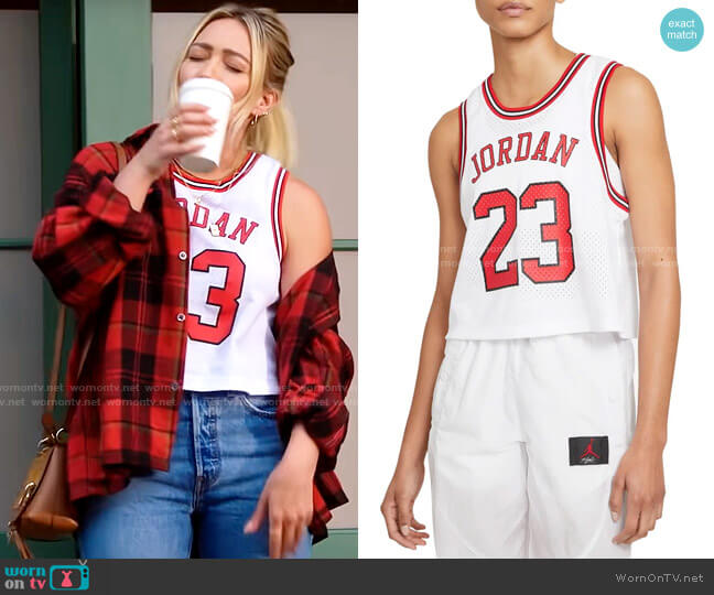 Nike Jordan Essential Jersey worn by Sophie (Hilary Duff) on How I Met Your Father