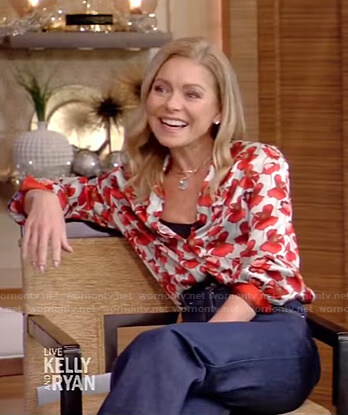 Kelly’s floral print blouse and jeans on Live with Kelly and Ryan