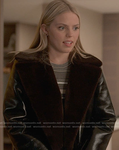 Leighton’s leather coat with fur trim on The Sex Lives of College Girls
