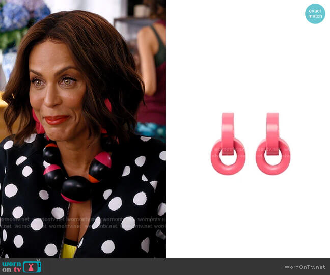 Monies Rose earrings in pink polyester worn by Lisa Todd Wexley (Nicole Ari Parker) on And Just Like That